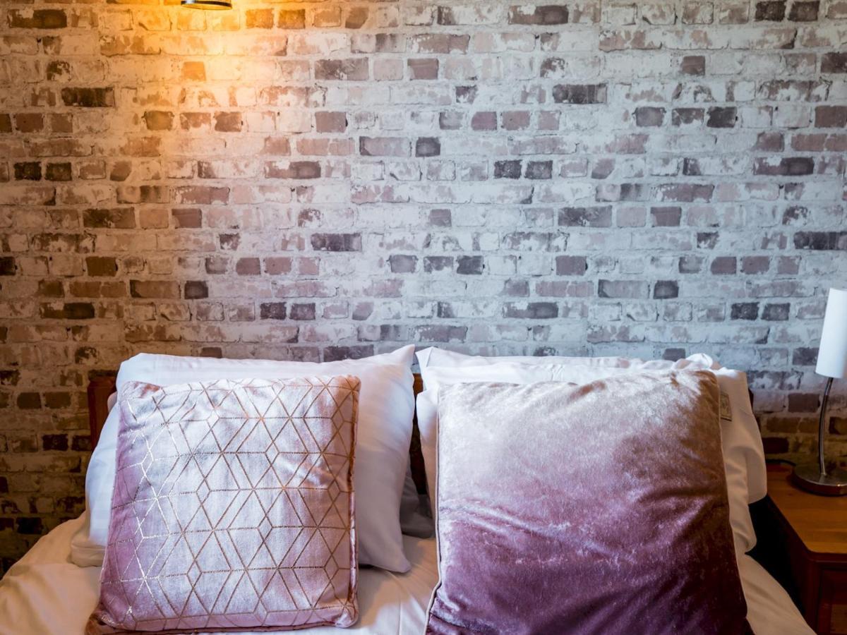 Pass The Keys Superb 3 Bedroom Cottage With Sea Views Анстрътър Екстериор снимка