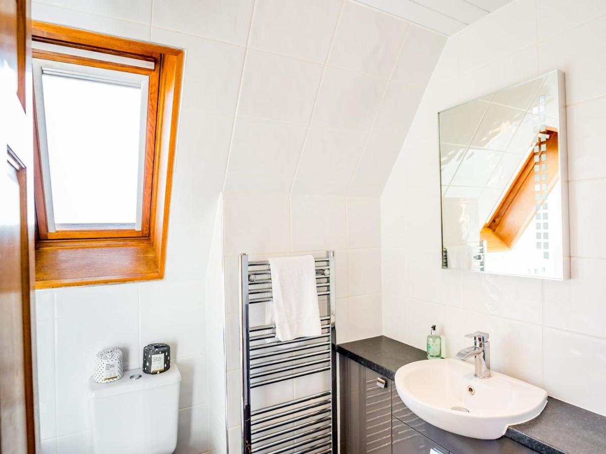 Pass The Keys Superb 3 Bedroom Cottage With Sea Views Анстрътър Екстериор снимка